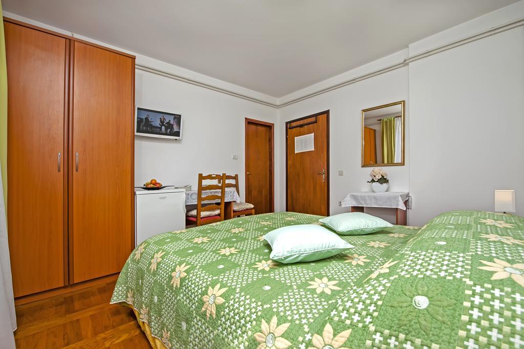 Rooms Stefania Ровінь Екстер'єр фото